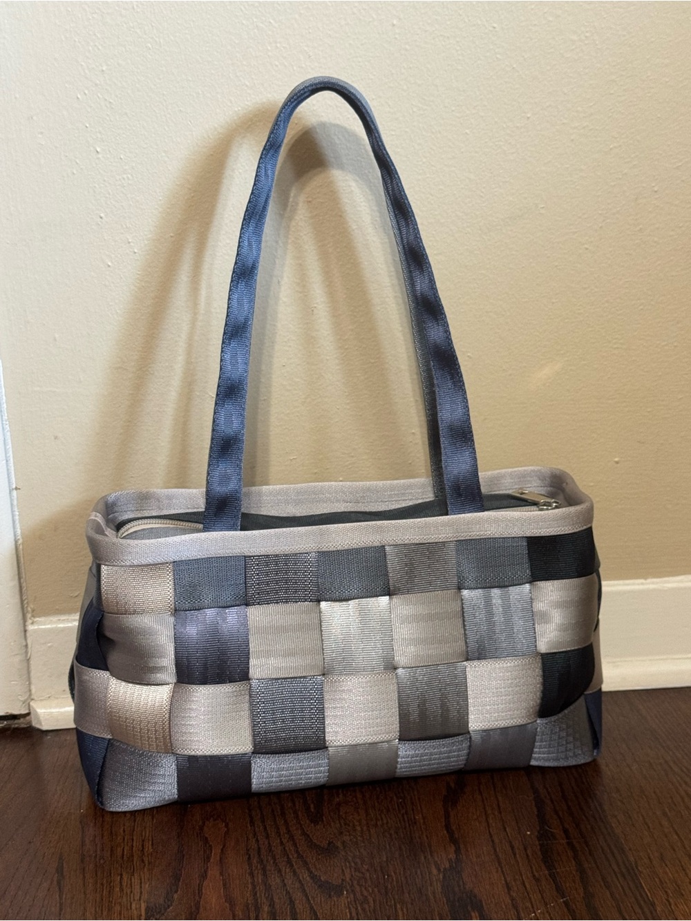 Harveys Woven Seatbelt Shoulder Bag in Gray and Navy